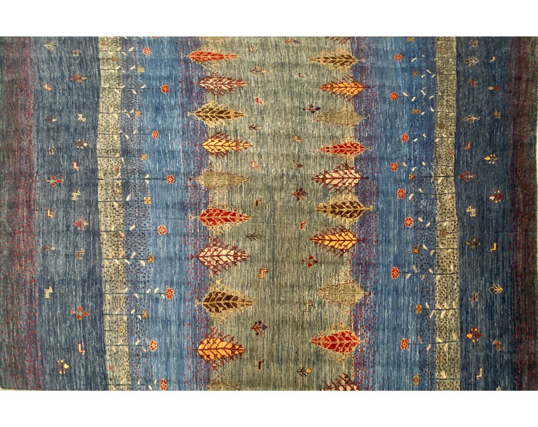 Luri transitional blue rug full detail