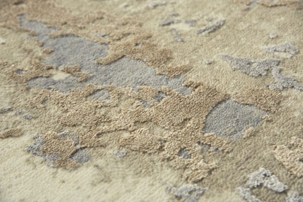 Wool Rug Artistry - Image 2