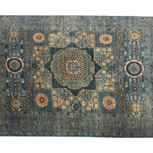 Stunning Mamluk 6 x 8 area rug with a center design. This rug has fun colors and is hand- knotted with wool.