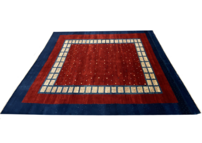Qashqai squares red base area rug side